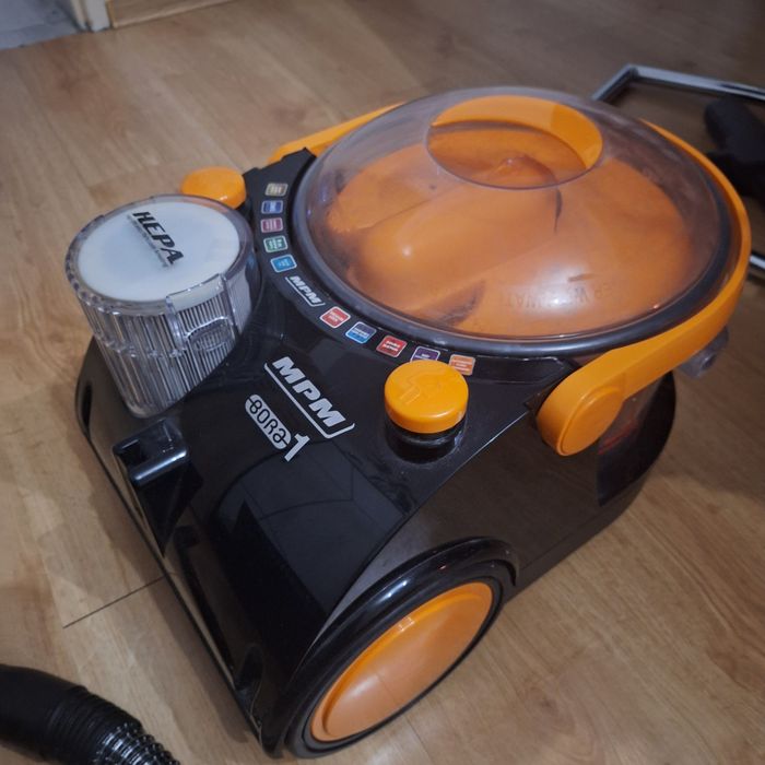 Odkurzacz wodny MPM Bora 1