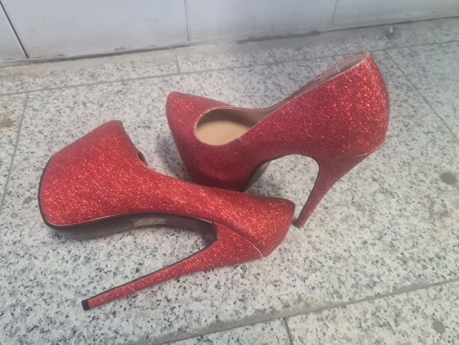 Czerwone brokat buty do pole dence 39/40
