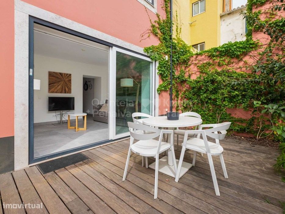 Apartamento T1 mobilado, equipado e com jardim em Lisboa