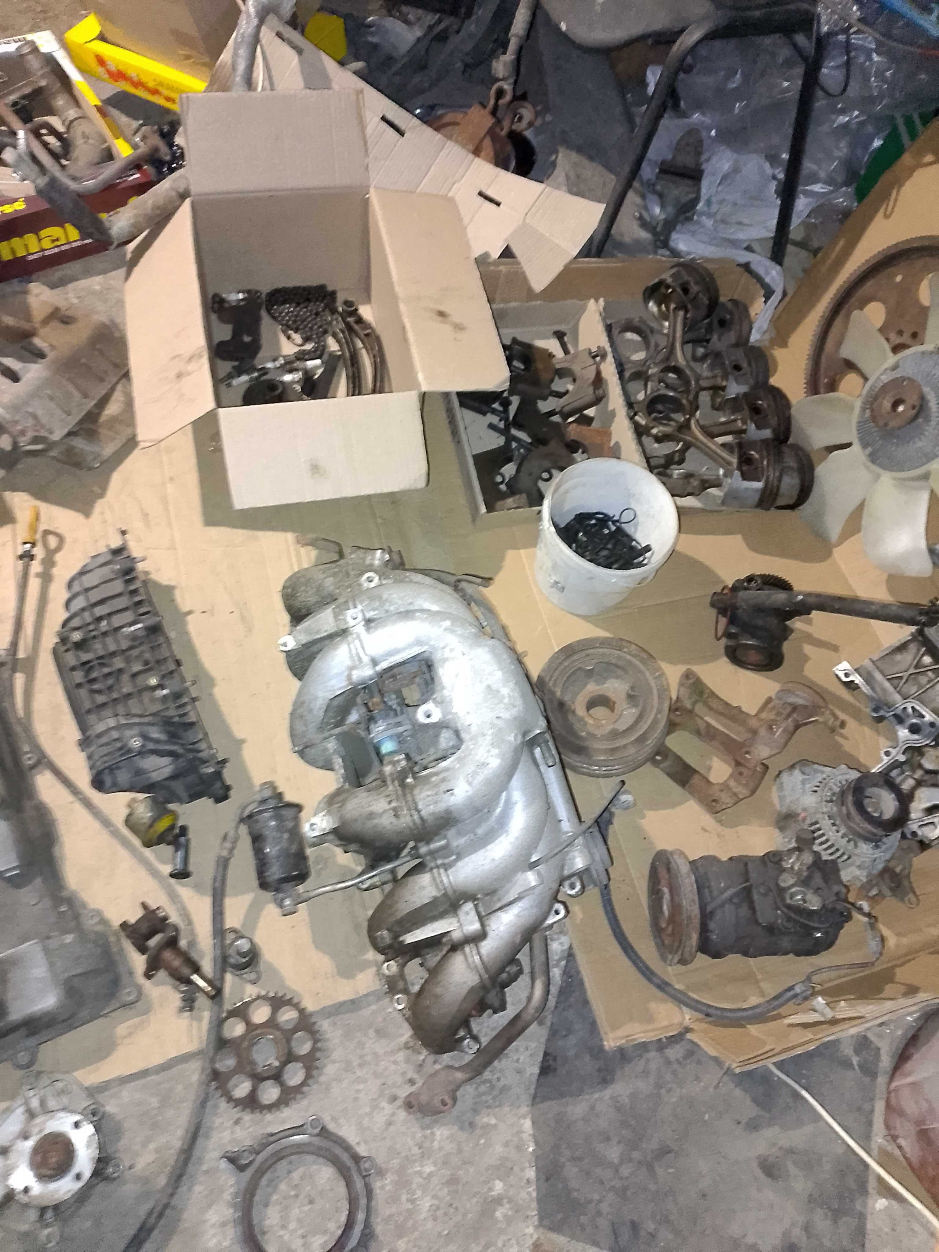 Toyota Land cruiser 1-FZ клапанная крышка ,запчасти двигателя