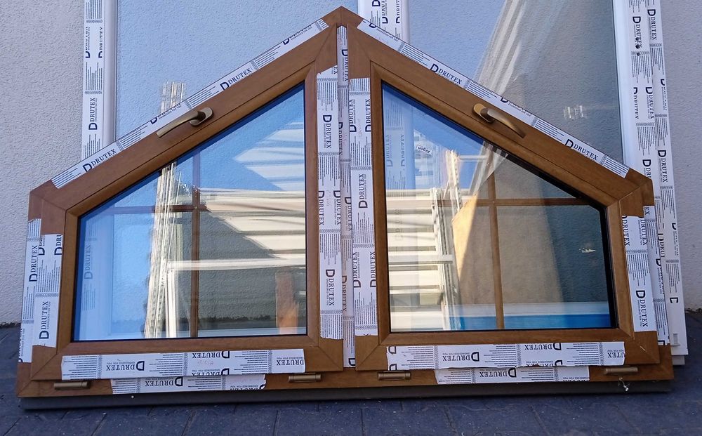 okno dach, strych. szer. 105x59,5 w kolorze dębowym (MACORE)