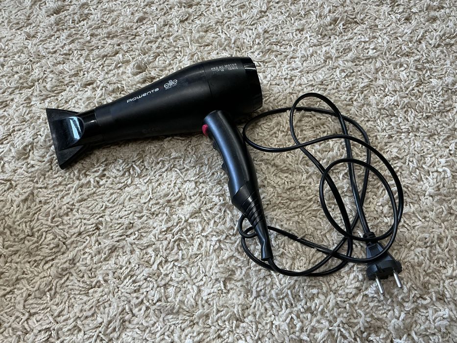 Фен для укладки волос Roventa.