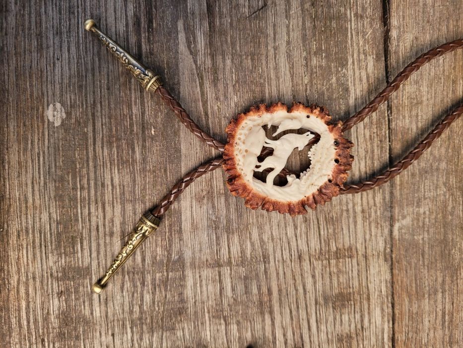 Sarna rogacz parostki koziołek Bolo krawatnik rękodzieło w róży jeleni