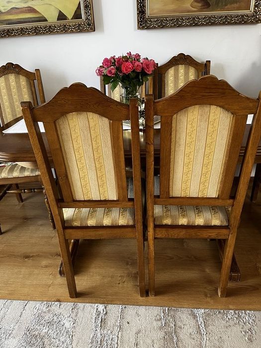 Stół z krzesłami drewniane