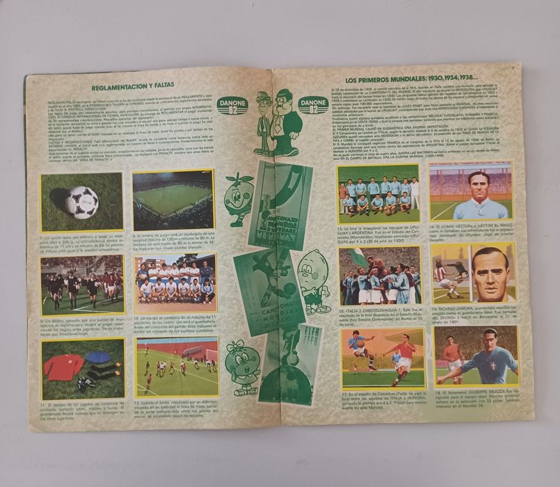 Caderneta de cromos Espanha 1982, "Futbol en Accion", completa