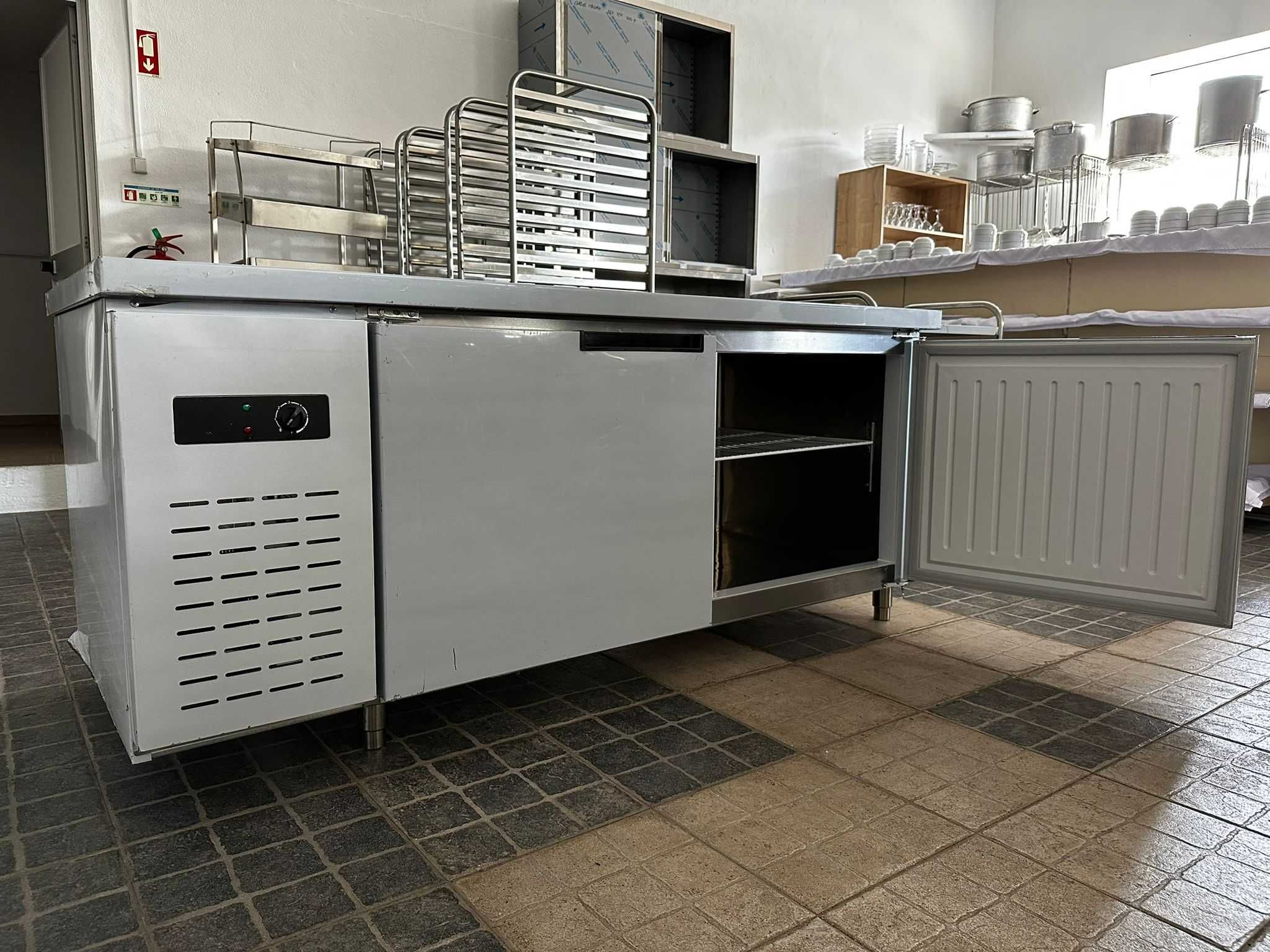 ACM1614 - Bancada Refrigerada de 2 Portas em Inox - NOVA