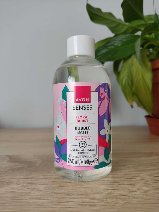 Płyn do kąpieli Floral Burst Avon Senses 250 ml biała lilia piżmo