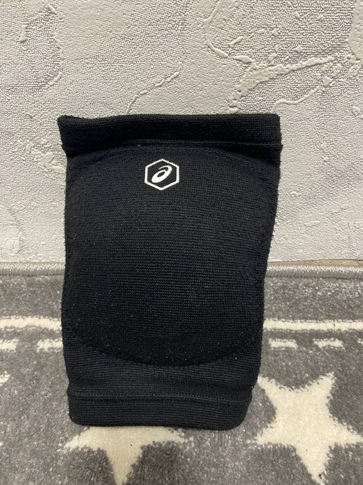 Волейбольні наколінники асікс