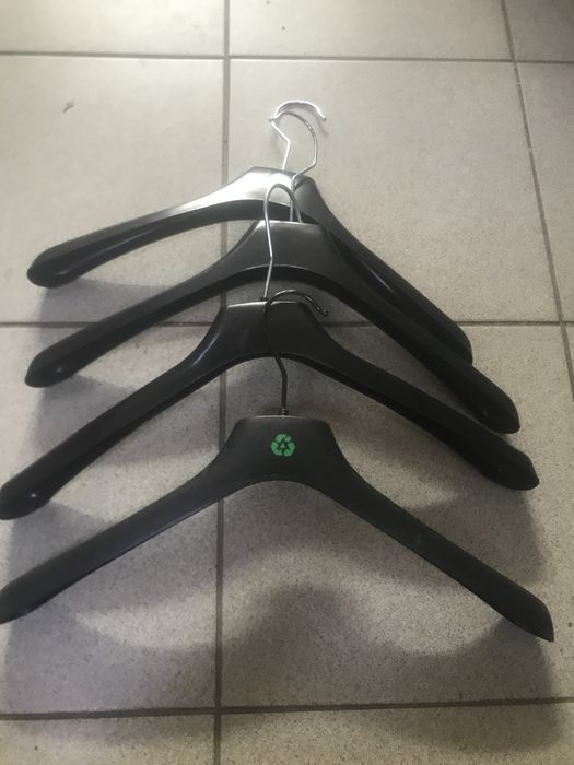 Вішалки, плечики, тремпеля, вешалки