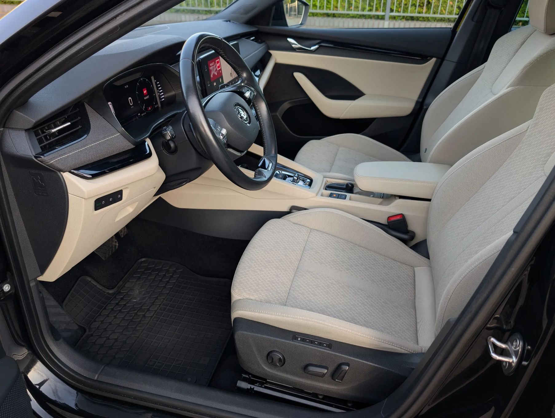 Skoda Octavia Style 2.0 TDI 150KM, DSG, LED, panorama, ambient, ACC, Bliss, hak