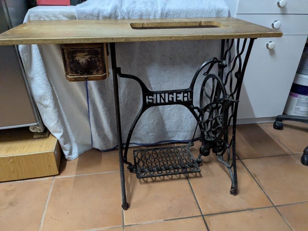 Suporte de máquina de costura singer