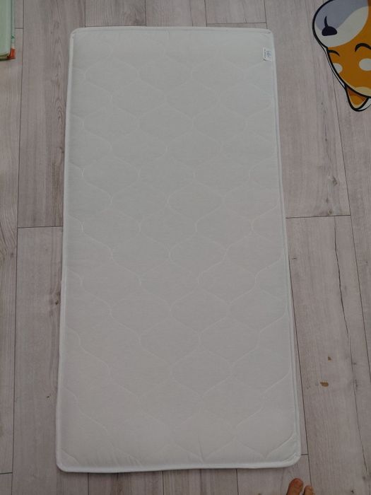 Дитяче ліжко з матрасом