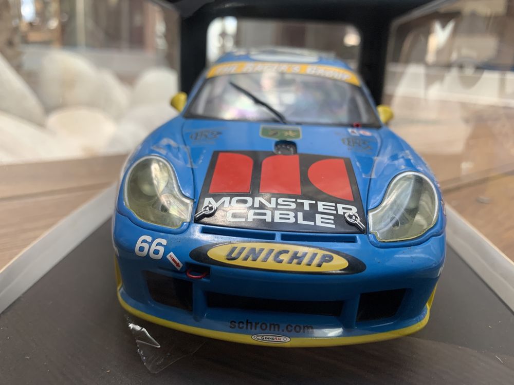 Porsche 911 996 GT3R #66 1:18 Autoart