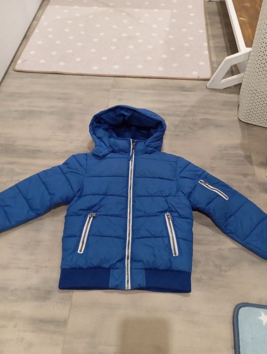 Kurtka chłopięca H&M w rozmiarze 140