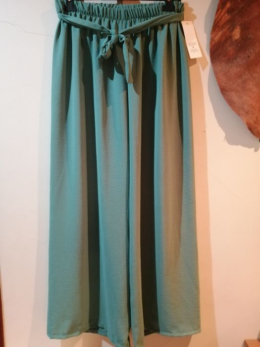 Pantalonas em beringela, azul petróleo e verde pistacchio