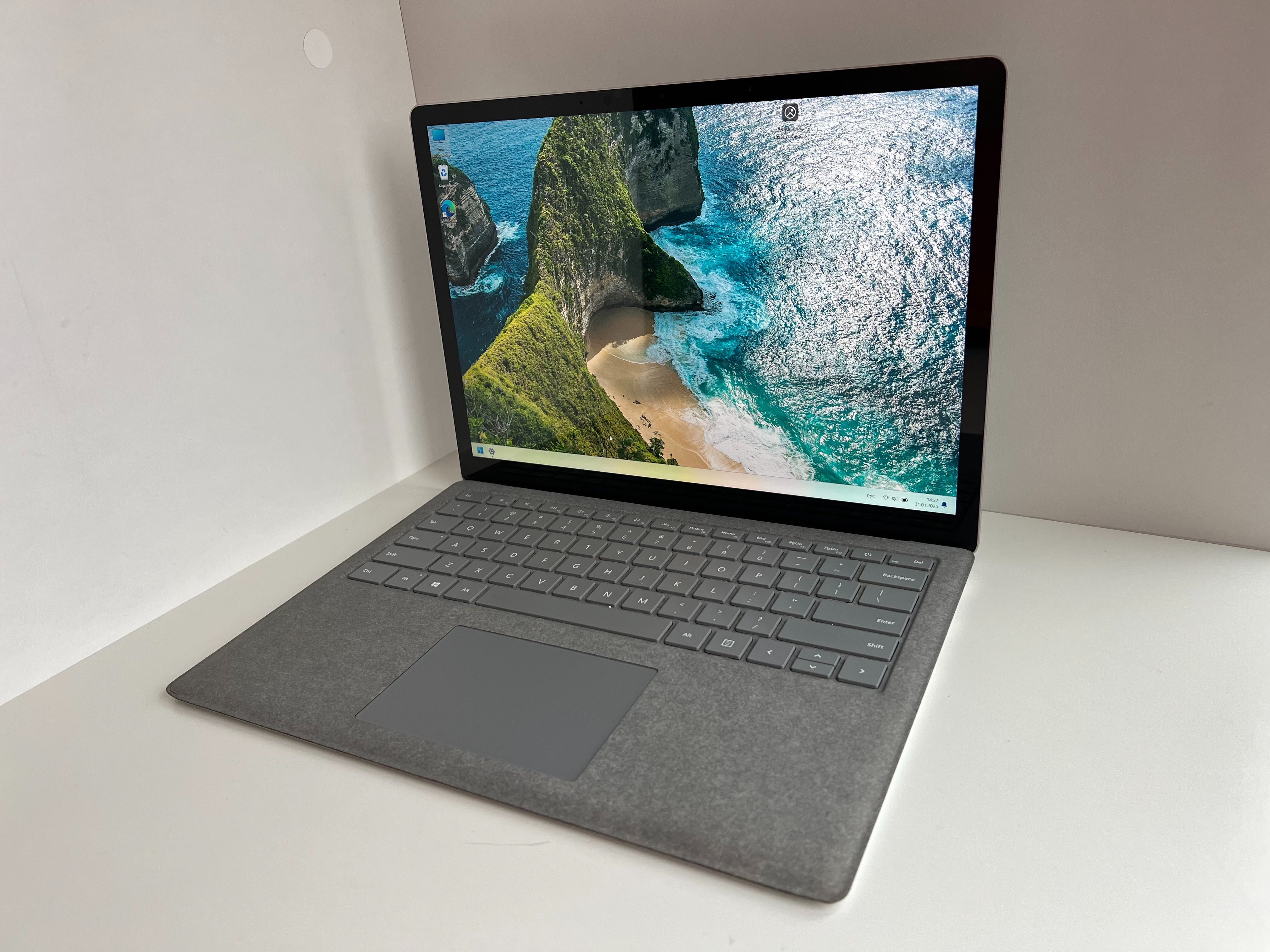 Ноутбук 
Microsoft Surface Laptop i5 8Gb 256Gb