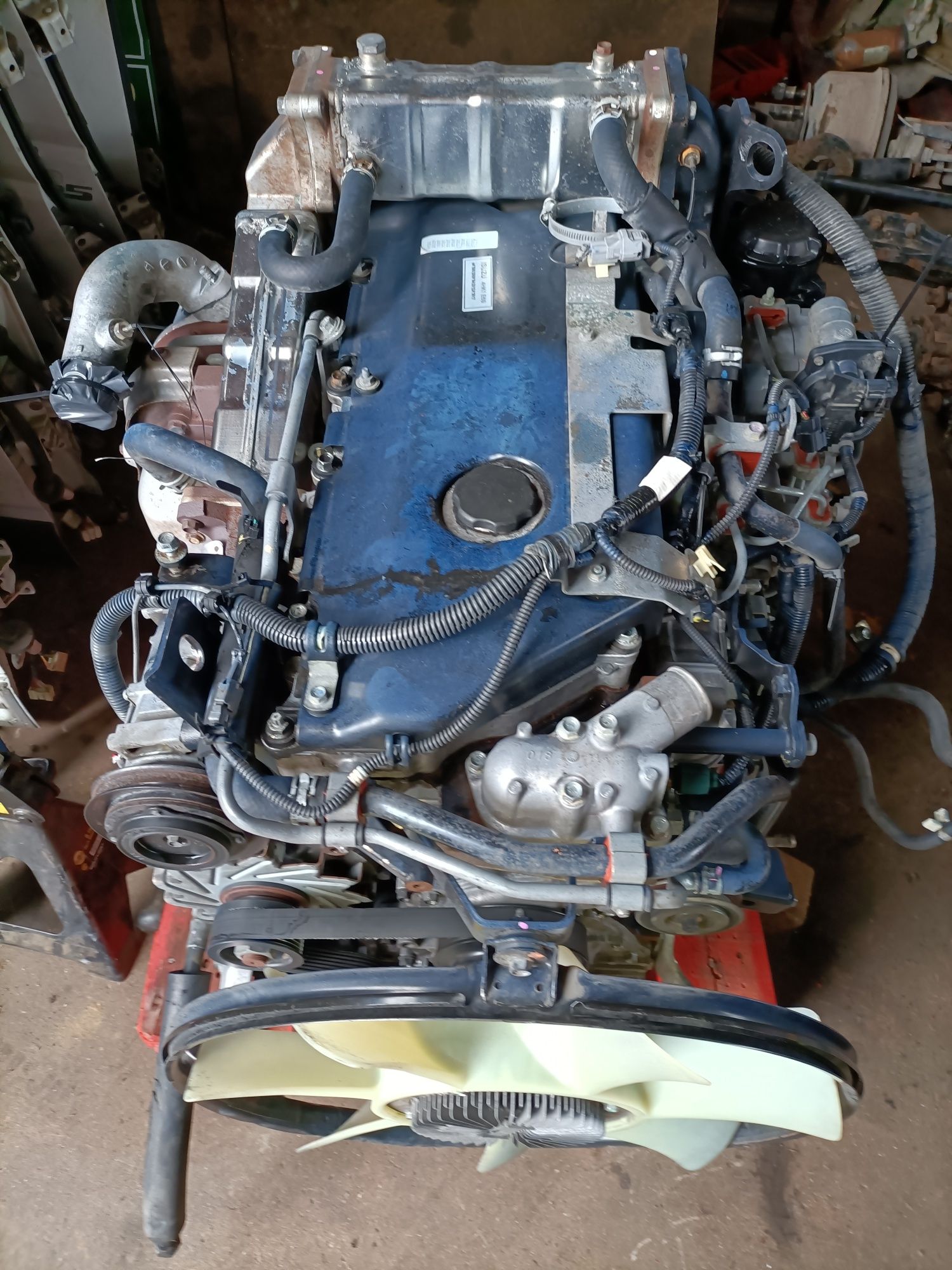 Motor Isuzu 5200 (4hk1)