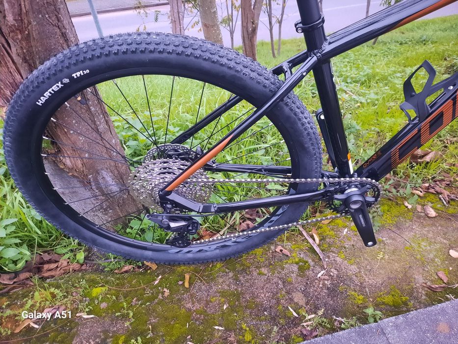 Btt 29 deore 12x1v com rock shox a ar