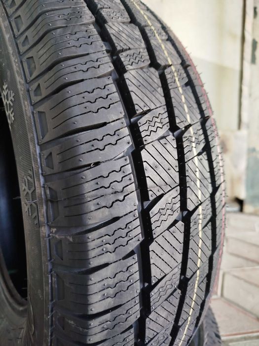 Шини 225/70R15C	Ovation	WV-03	112/110R | нові зимові 4шт
