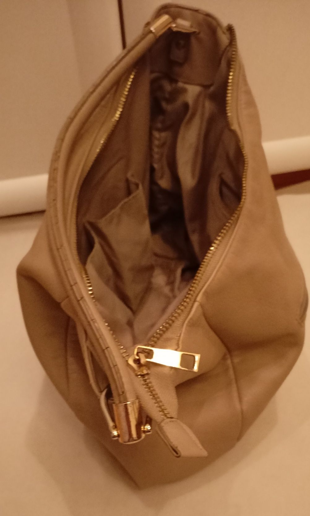 Reserved torba torebka modna beżowa A4