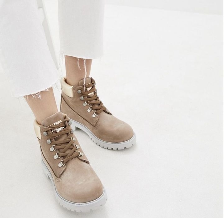 Бежеві ботінки з нубуку фірми Darwood.ua