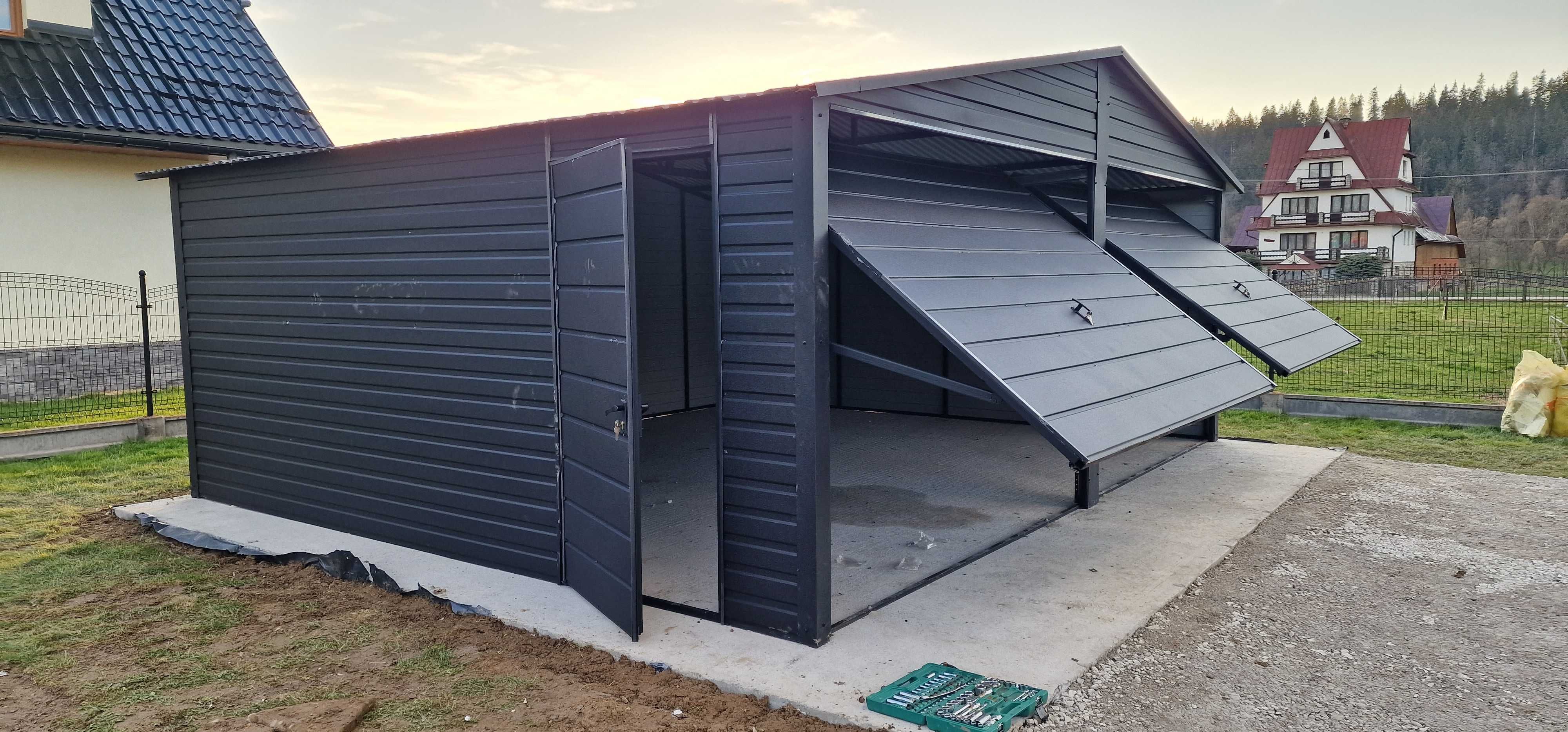 Garaż blaszany 6x5 w kolorze drewnopodobnym , dach dwuspadowy o cynk