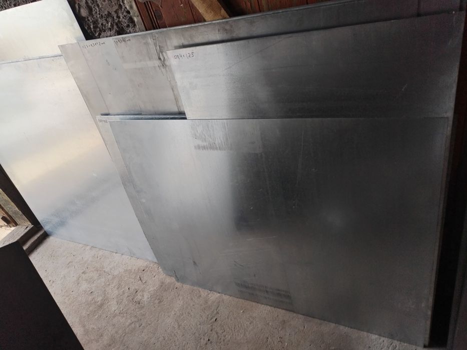 Листи оцинкованої бляхи товщина 2мм і 1.5 мм.