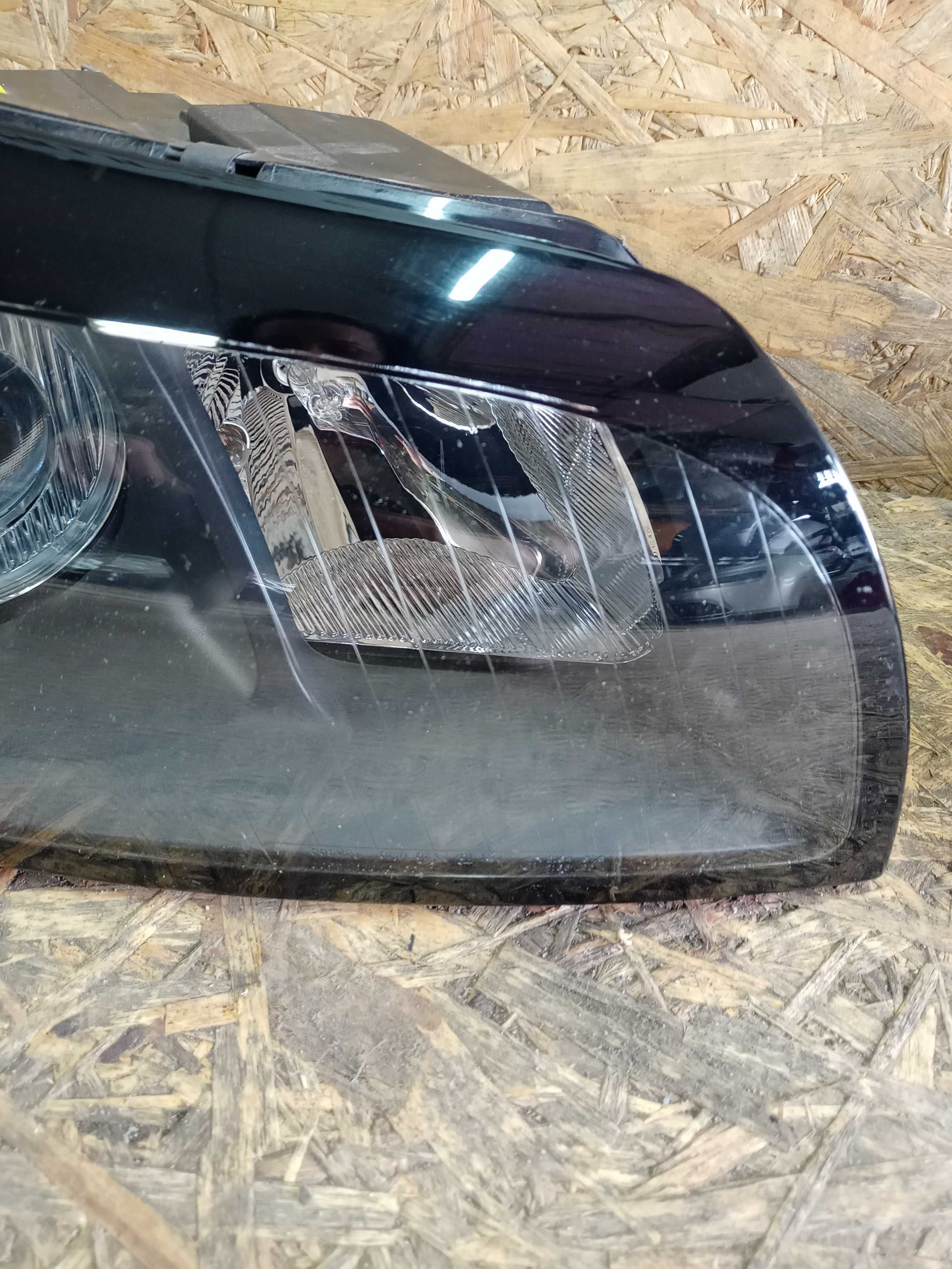 Volvo C30 lampa przód przednia prawa lewa Angliki oryginał demontaż