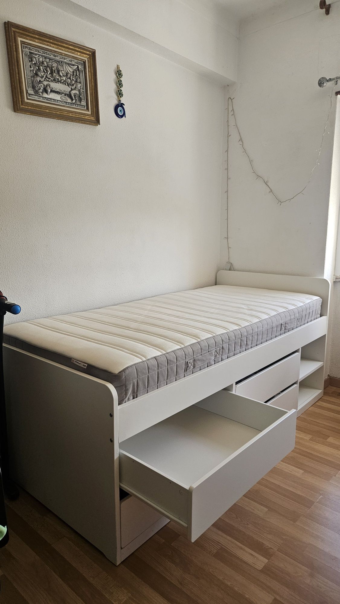 Cama e estrato ikea