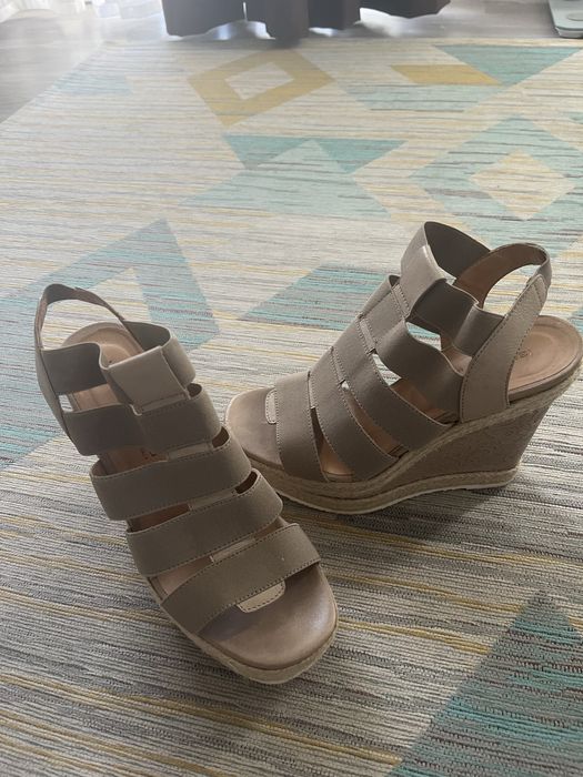 Стильні італійські  шкіряні босоніжки