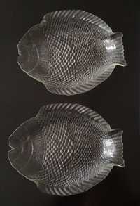 Две прозрачные стеклянные тарелки в форме рыбки (СССР)