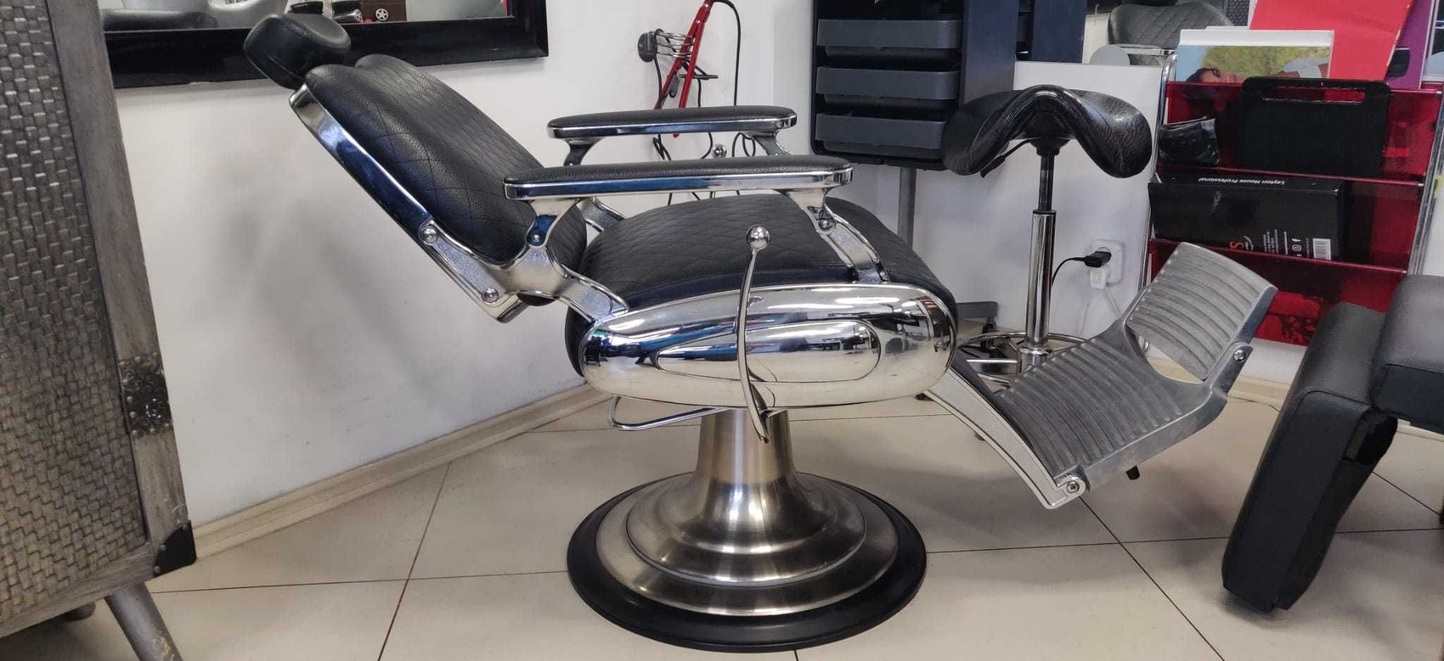 Fotele Barberskie w bardzo dobrym stanie.