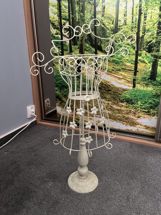 Duży metalowy manekin w stylu vintage