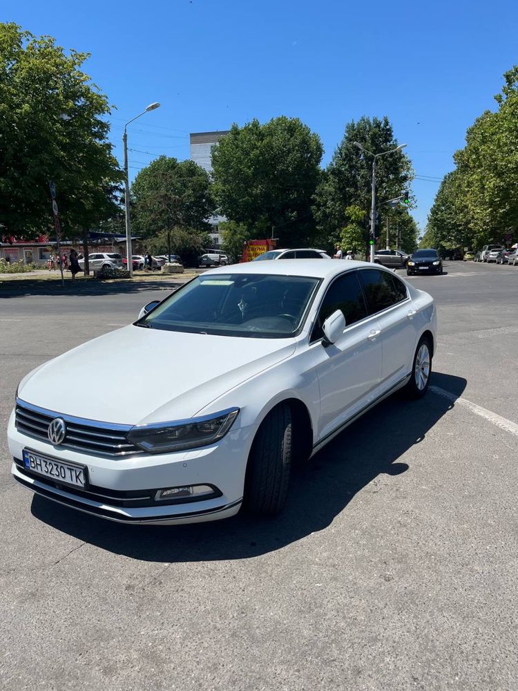 Продається сімейний автомобіль
