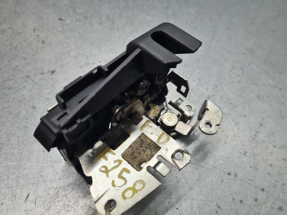 Fechadura / fecho porta frente direito DACIA Duster (HS_)