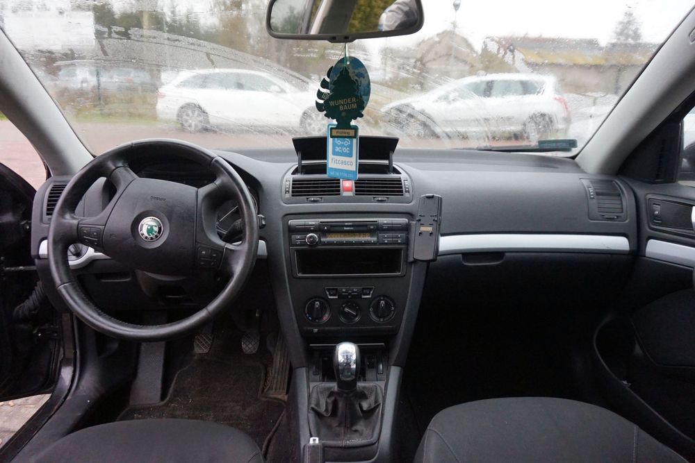 DESKA ROZDZIELCZA AIRBAG KONSOLA OCTAVIA II LIFT SKODA 2008-2013