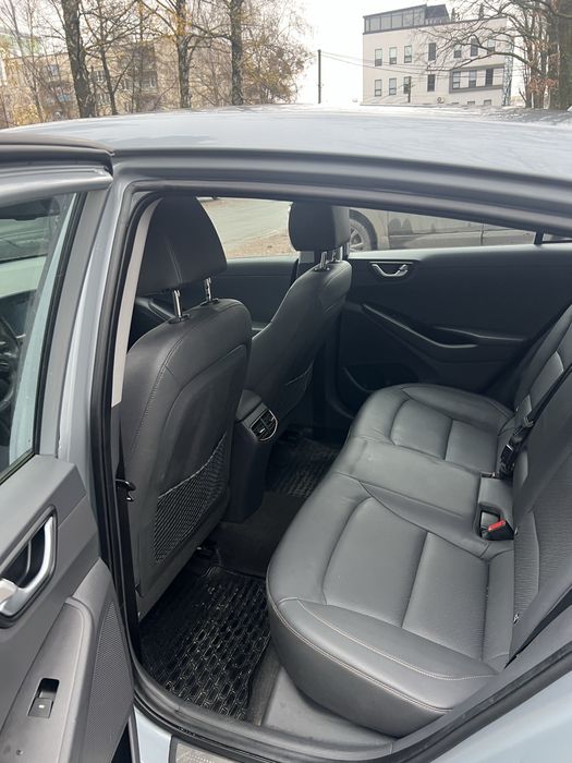 Оренда авто Hyundai Ioniq 2017 28kwh