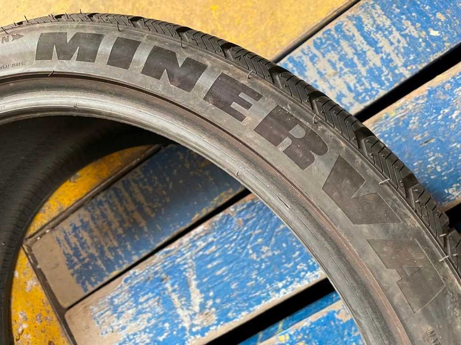 255/35 R20 Minerva Frostrack UHP, шини  бу 2 шт, 6,5 мм