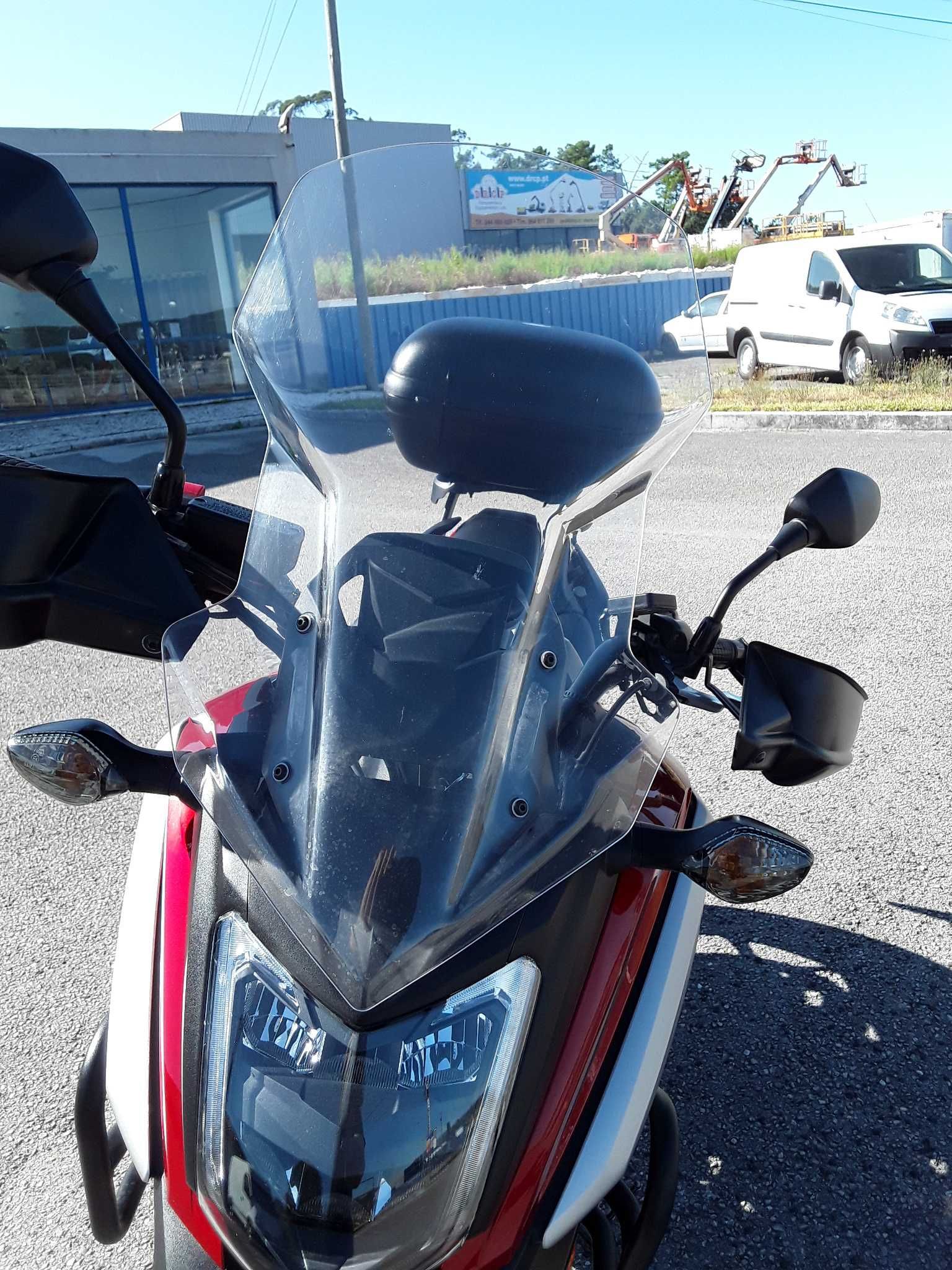 Honda NC750X só 23.000Kms