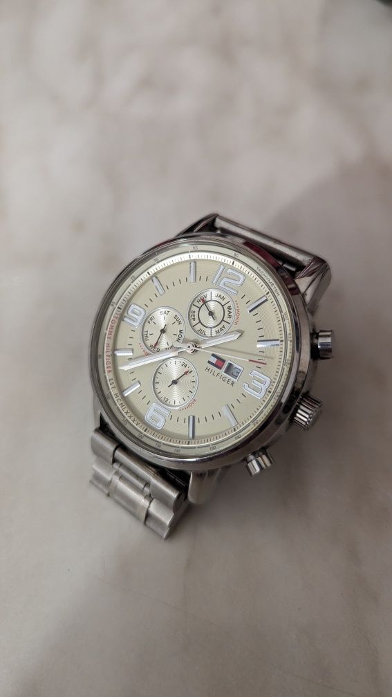 Часы Tommy Hilfiger, годинник США