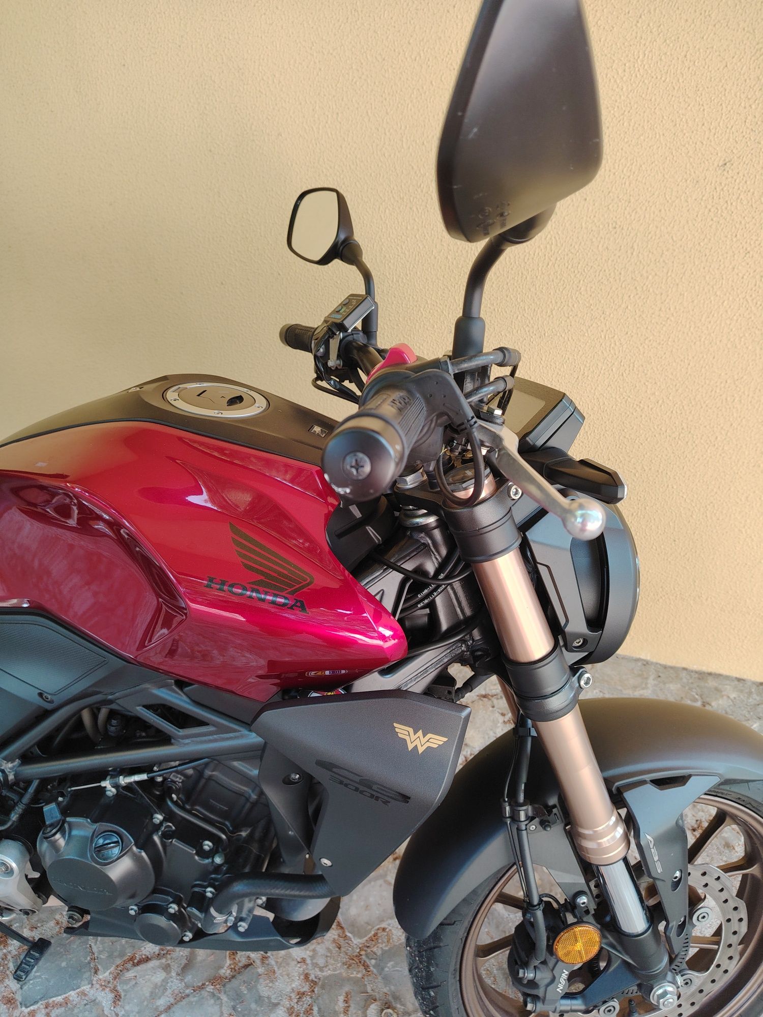 Vendo Honda CB300r