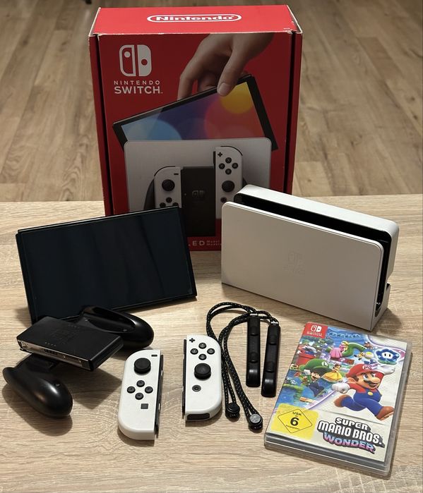 Nintendo SWITCH Oled + Super Mario Bros Wonder