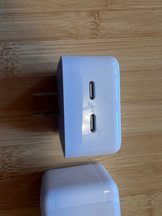 Apple 35W Dual USB-C Port MNWM3AM/A A2571 гарантія