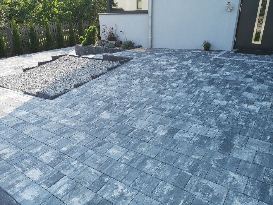 Brukarstwo układanie kostki brukowej.