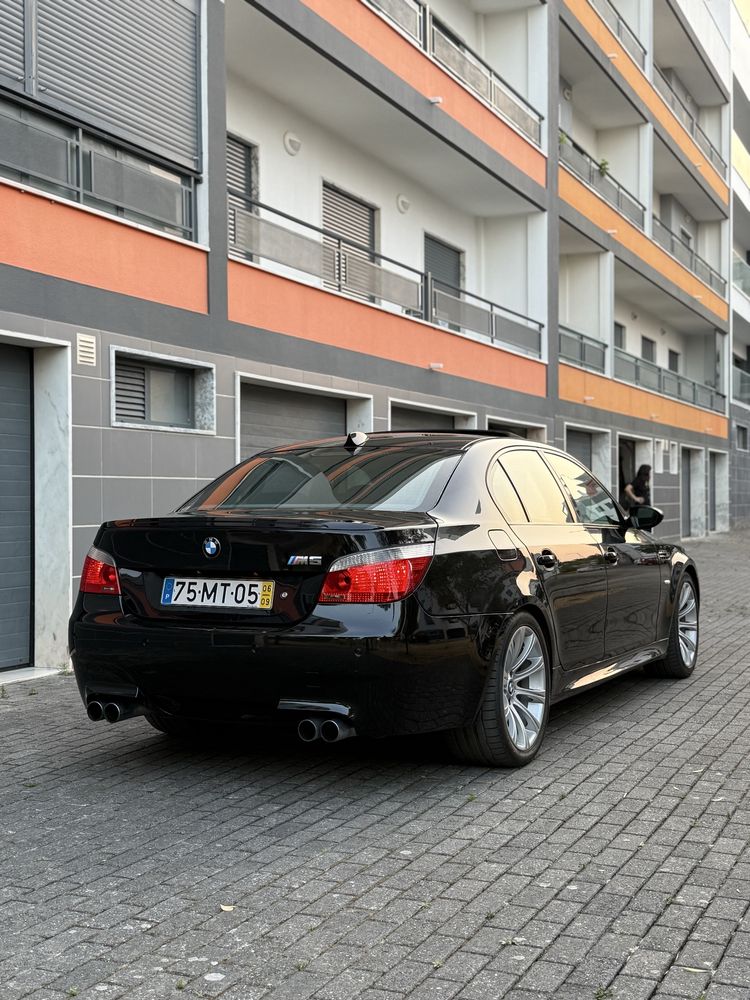 Bmw m5 e60.