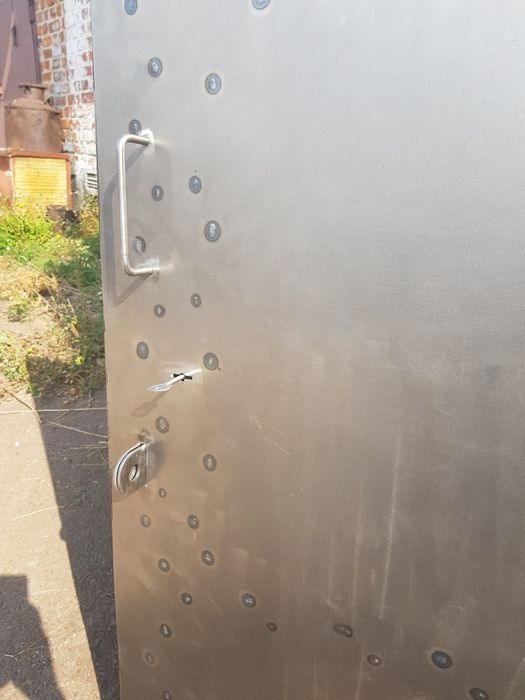 Металеві   двері