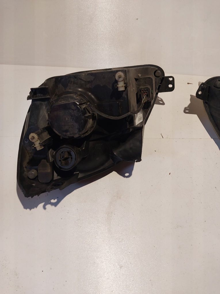 Ford fiesta mk 4 mk 5 mk4 mk5 V VI lampa przednia reflektor prawa lewa