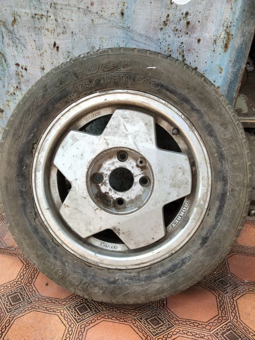 Продам диск на 4 отверстия