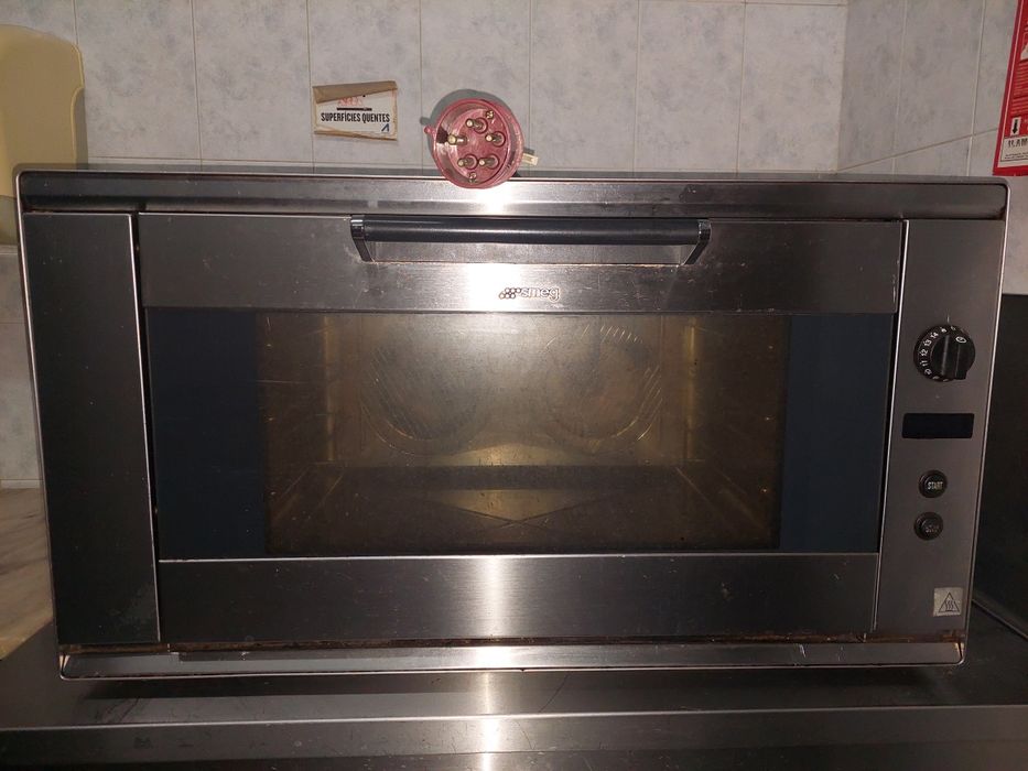 Forno convector da marca Smeg,modelo A-43XE