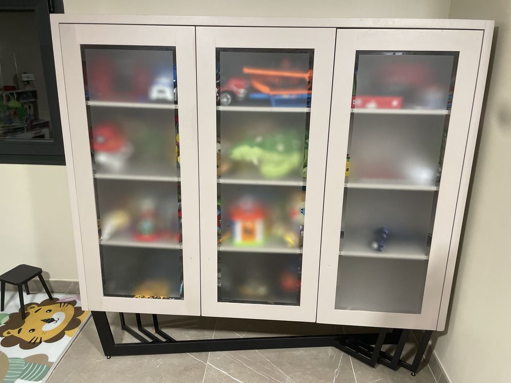 Movel alto cristaleira elegante e design moderno